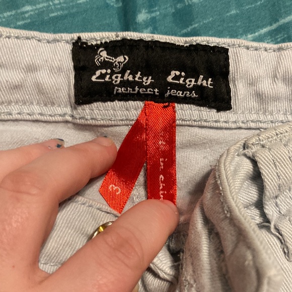 Light color Jean shorts - Picture 2 of 4